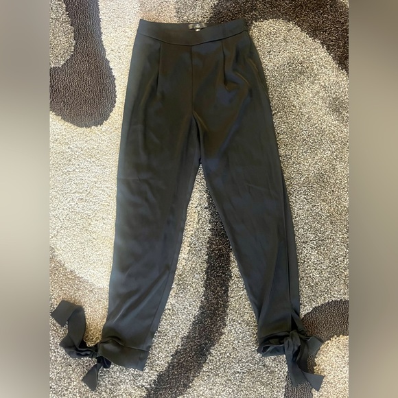 MISGUIDED Black satin silky High waisted Ankle Tie Pants - Picture 2 of 5